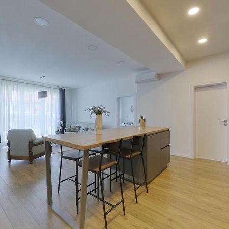 Shon Apartment Old Town Bratislava Exteriör bild