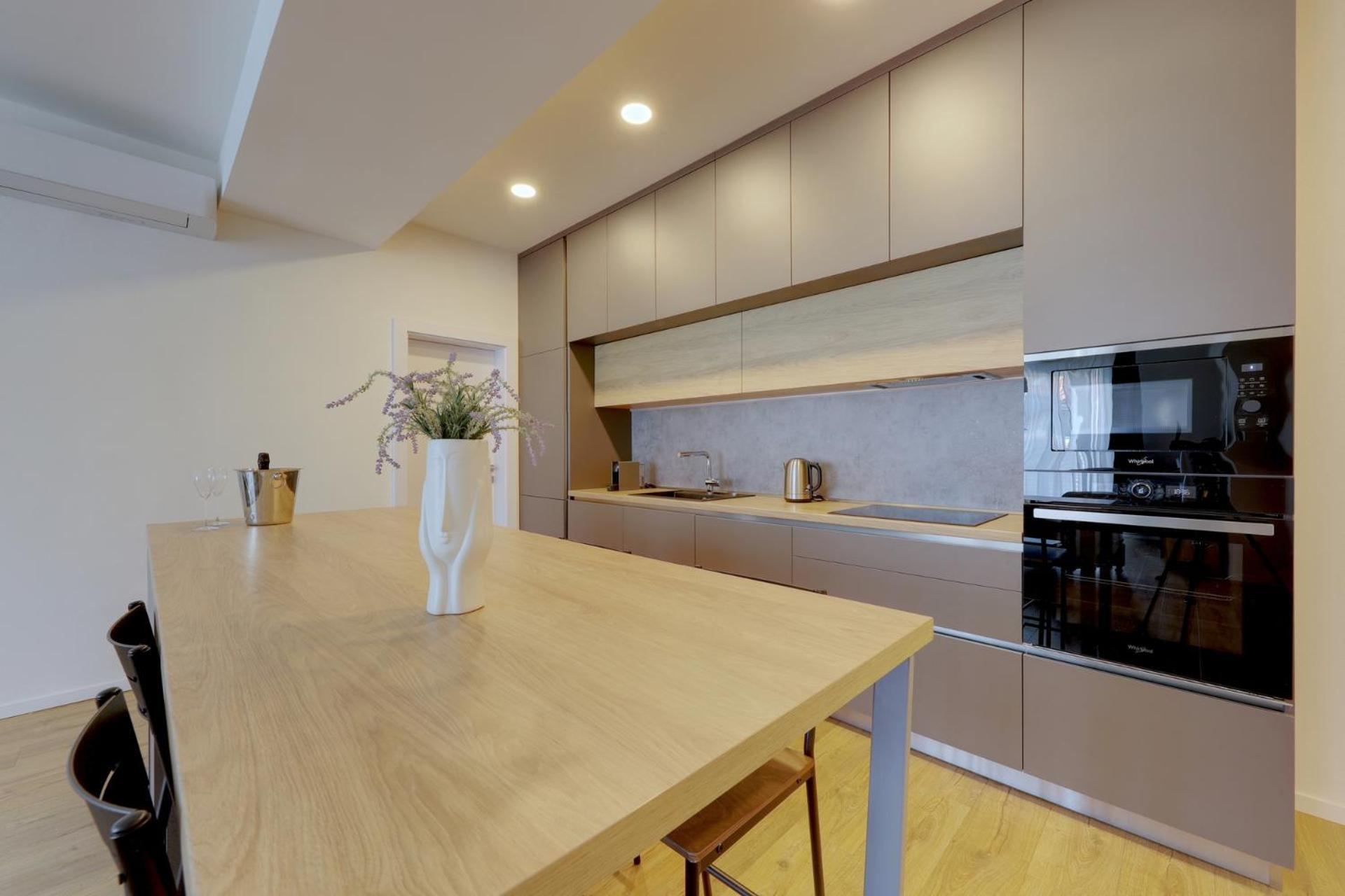 Shon Apartment Old Town Bratislava Exteriör bild